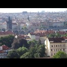 Blick vom Burgberg auf die Karlsbrücke …